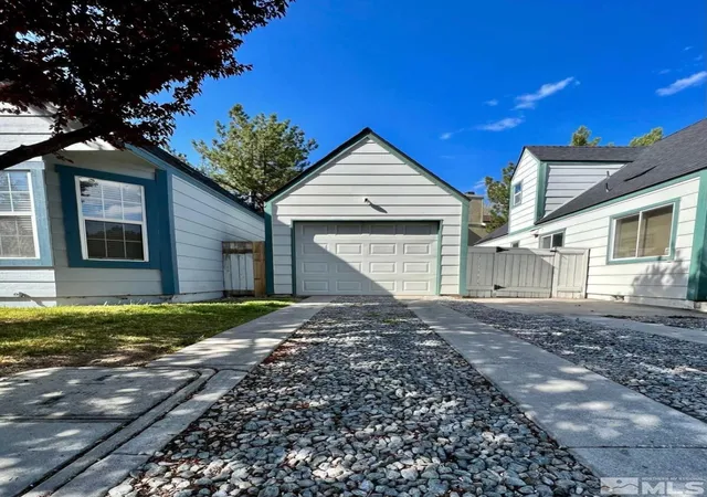 Photo 2 of Single family home for sale at 2602 Betsy Ct, Sparks, NV 89431 | MLS# 260009299 | Listing updated on 2026-08-17