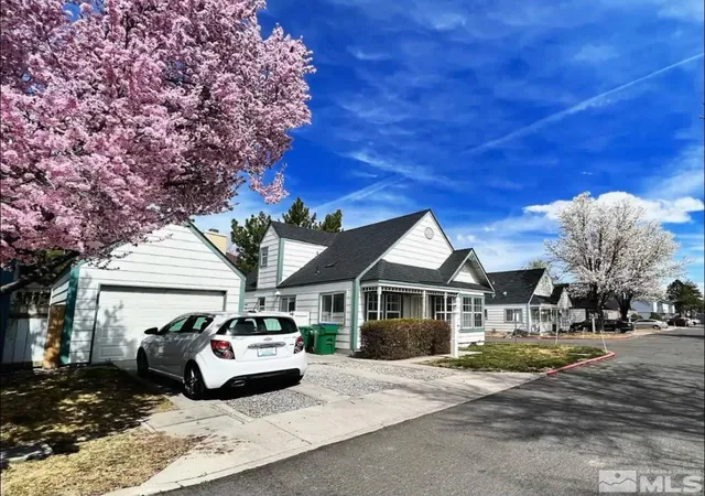 Photo 3 of Single family home for sale at 2602 Betsy Ct, Sparks, NV 89431 | MLS# 260009299 | Listing updated on 2026-08-17