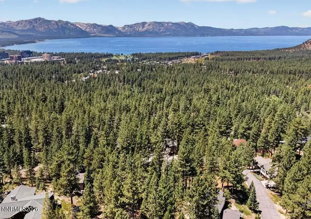 Photo 4 of Single family home for sale at 191 Kingsbury Cir, Stateline, NV 89449 | MLS# 260010091 | Listing updated on 2026-09-28