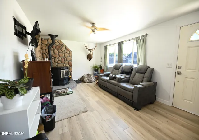 Photo 3 of Single family home for sale at 210 Willow Dr, Lovelock, NV 89419 | MLS# 260010117 | Listing updated on 2026-08-06