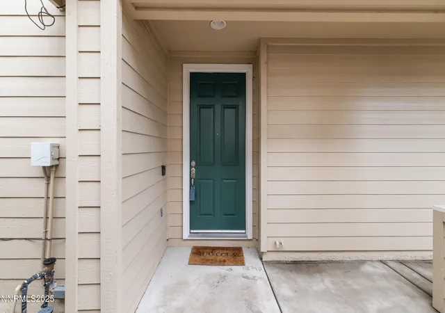 Photo 3 of Townhouse for sale at 9294 Lone Wolf Cir, Reno, NV 89506 | MLS# 260010624 | Listing updated on 2026-08-17