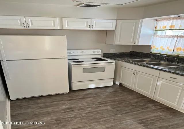 Listing Photo 5 - Condo for sale in building located at 1504 N Stewart St, Carson City, NV 89706