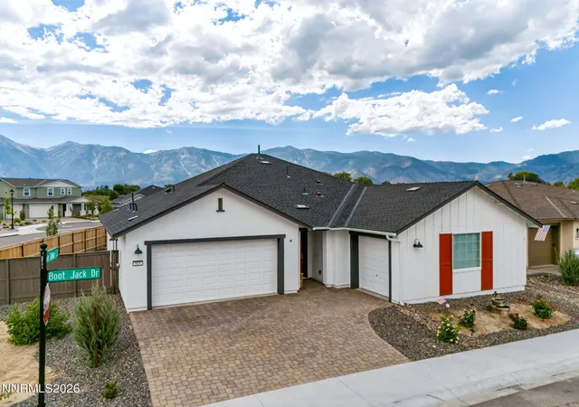 Photo 3 of Single family home for sale at 815 Boot Jack Dr, Gardnerville, NV 89410 | MLS# 260010583 | Listing updated on 2026-09-22