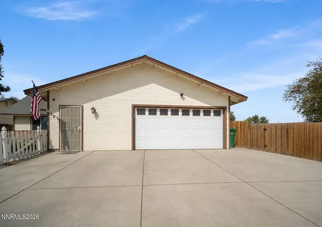 Photo 3 of Single family home for sale at 221 Wildwood Dr, Fernley, NV 89408 | MLS# 260011031 | Listing updated on 2026-09-14