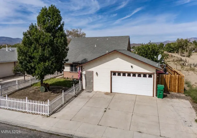 Photo 3 of Single family home for sale at 221 Wildwood Dr, Fernley, NV 89408 | MLS# 260011031 | Listing updated on 2026-10-09