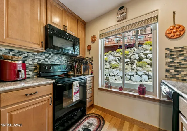 Listing Photo 5 - Condo for sale in building located at 272 Orion Ln, Stateline, NV 89449 - Unit # C