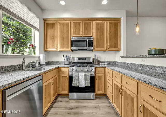 Listing Photo 3 - Condo for sale in building located at 4822 Bougainvillea Dr, Sparks, NV 89436