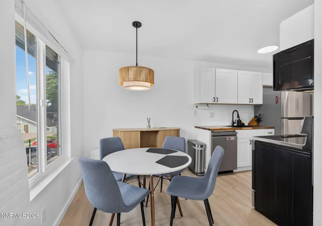 Listing Photo 5 - Condo for sale in building located at 4606 Neil Rd, Reno, NV 89502 - Unit #APT 202