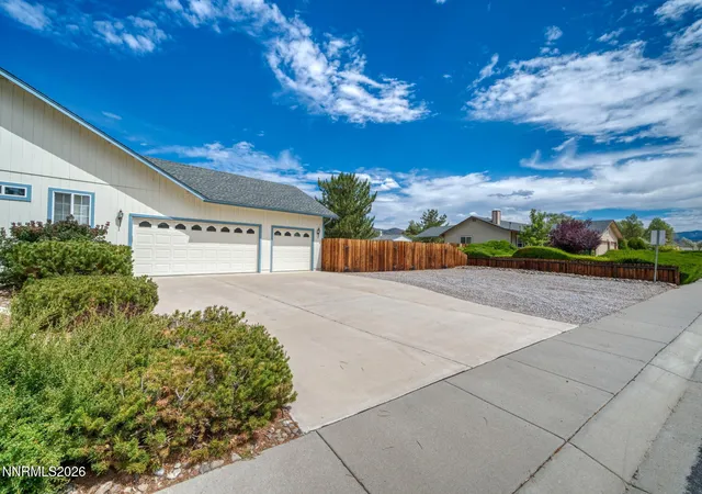 Photo 3 of Single family home for sale at 2703 Stirrup Ct, Minden, NV 89423 | MLS# 260011071 | Listing updated on 2026-09-12