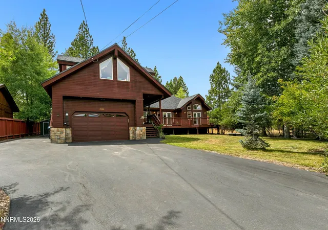 Single family home for sale at 15686 Waterloo Cir, Truckee, CA 96161 | MLS# 260011194