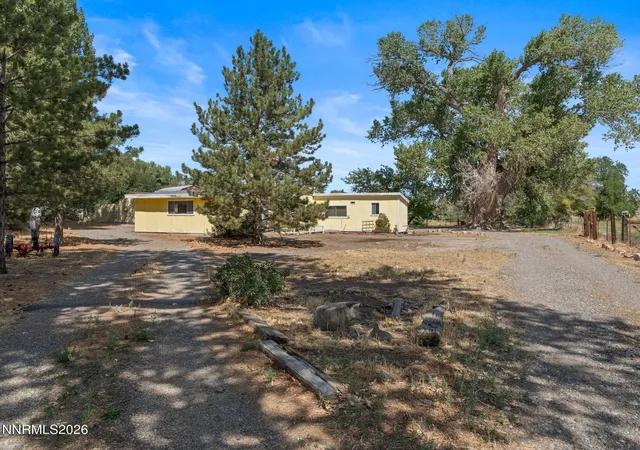 Photo 3 of Single family home for sale at 1450 Truckee Ln, Fernley, NV 89408 | MLS# 260011193 | Listing updated on 2026-10-04
