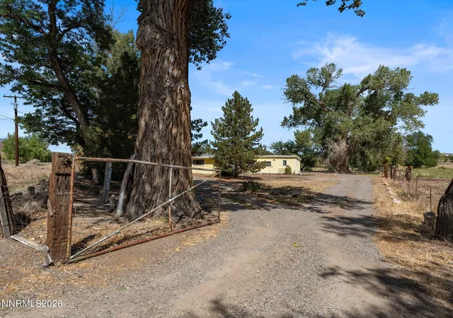 Photo 4 of Single family home for sale at 1450 Truckee Ln, Fernley, NV 89408 | MLS# 260011193 | Listing updated on 2026-10-04