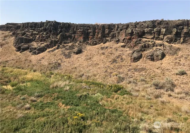 Photo 3 of Sale Pending at 32761 NE K Rd, Coulee City, WA 99115 | MLS# NWM2142095 | Listing updated on 2025-10-06