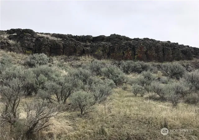 Photo 4 of Sale Pending at 32761 NE K Rd, Coulee City, WA 99115 | MLS# NWM2142095 | Listing updated on 2025-10-06