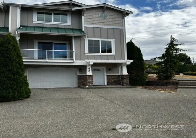Photo 4 of Sale Pending at 1940 S 240th Street, Des Moines, WA 98198 | MLS# NWM2155607 | Listing updated on 2026-09-25