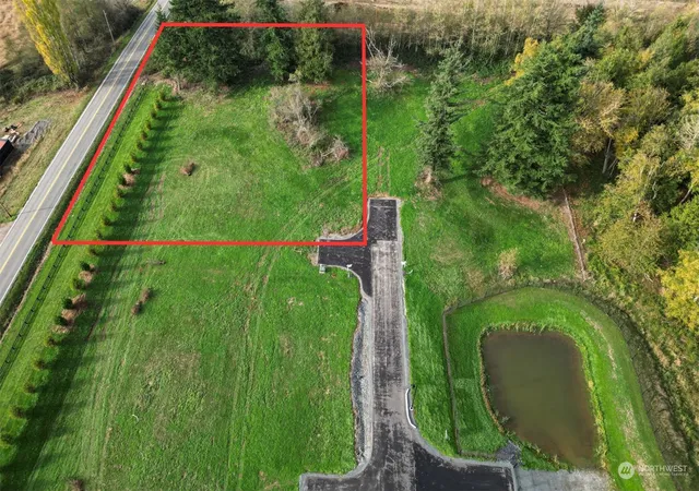 Photo 4 of Sale Pending at 725 Denali Ct, Bellingham, WA 98226 | MLS# NWM2208169 | Listing updated on 2026-08-03