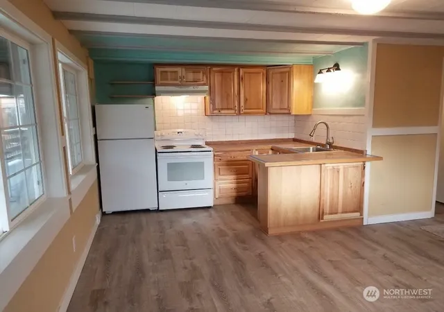 Photo 3 of Multi family home for sale at 7687 Francis Ln #1-4, Blaine, WA 98230 | MLS# NWM2256754 | Listing updated on 2026-10-18