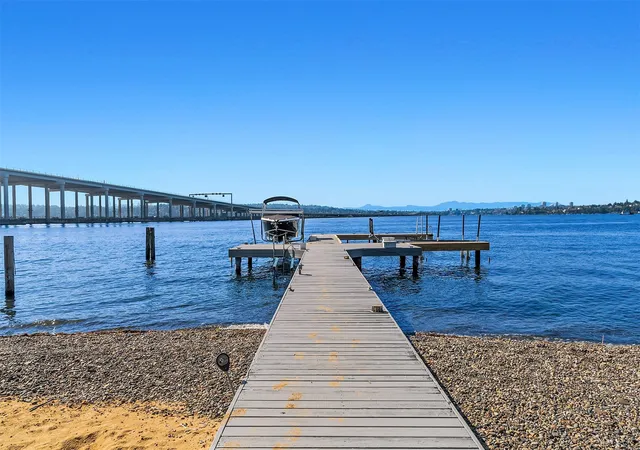 Photo 4 of Single family home for sale at 3263 Evergreen Point Rd, Medina, WA 98039 | MLS# NWM2271305 | Listing updated on 2026-09-29