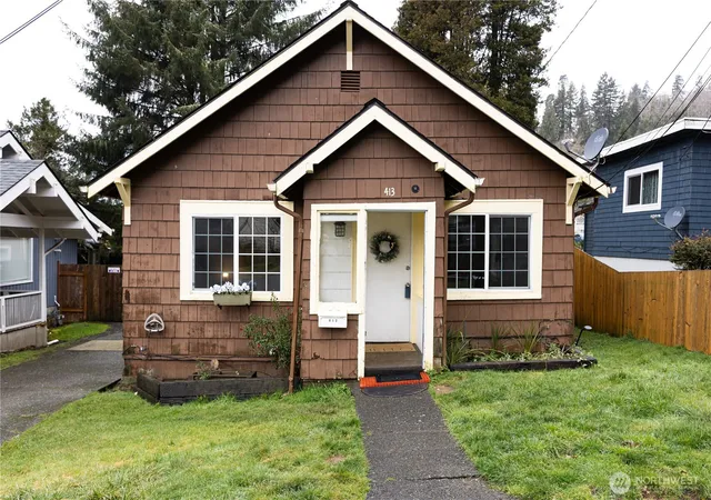 Photo 2 of Sale Pending at 413 Fillmore St, Hoquiam, WA 98550 | MLS# NWM2308136 | Listing updated on 2026-09-25