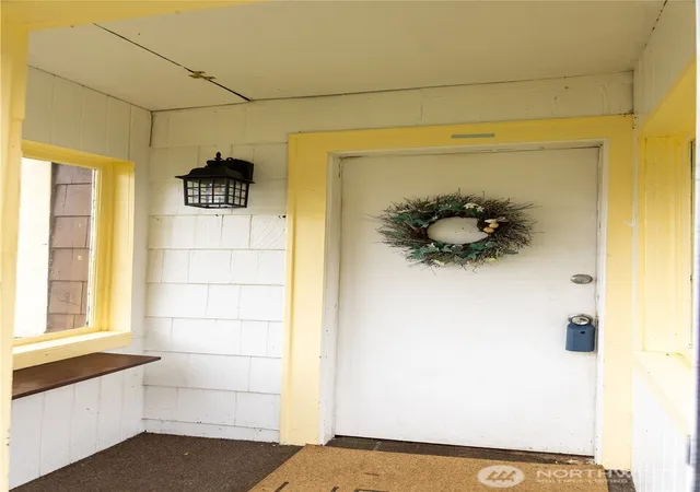 Photo 3 of Sale Pending at 413 Fillmore St, Hoquiam, WA 98550 | MLS# NWM2308136 | Listing updated on 2026-09-25