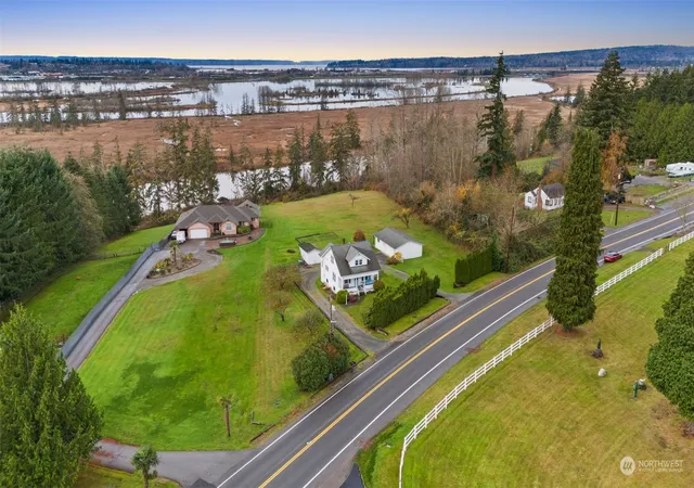 Photo 3 of Sale Pending at 3108 Sunnyside Blvd, Marysville, WA 98270 | MLS# NWM2312691 | Listing updated on 2026-09-25