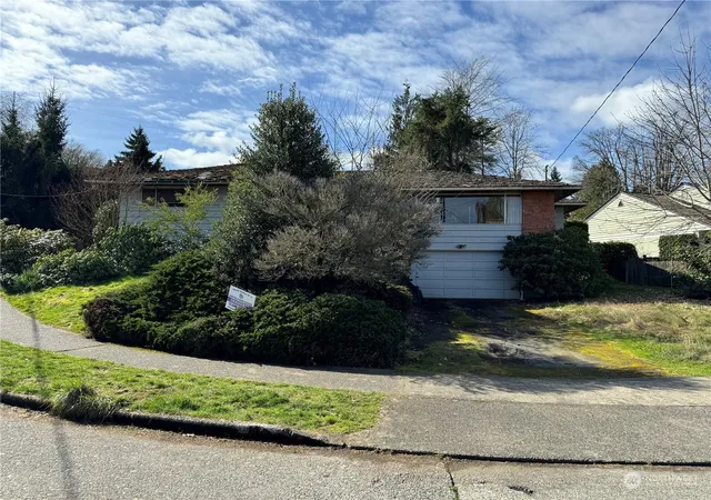 Photo 1 of Sale Pending at 2105 38th Avenue E, Seattle, WA 98112 | MLS# NWM2327787 | Listing updated on 2026-09-18