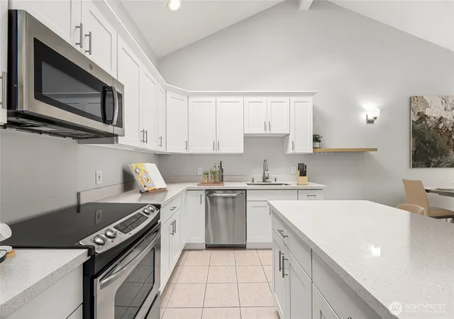 Photo 4 of Sale Pending at 1709 18th Avenue #302, Seattle, WA 98122 | MLS# NWM2330986 | Listing updated on 2026-09-25