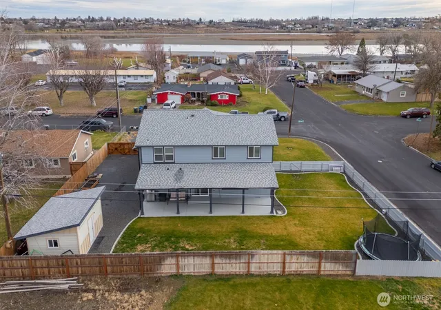 Photo 3 of Single family home for sale at 2036 W Lakeside, Moses Lake, WA 98837 | MLS# NWM2333811 | Listing updated on 2026-10-07