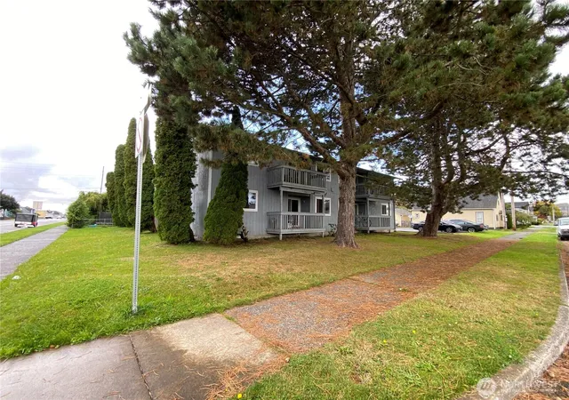 Photo 2 of Sale Pending at 900 W 906 Heron St, Aberdeen, WA 98520 | MLS# NWM2339337 | Listing updated on 2026-09-25