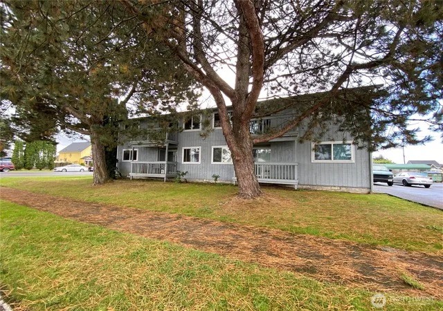 Photo 3 of Sale Pending at 900 W 906 Heron St, Aberdeen, WA 98520 | MLS# NWM2339337 | Listing updated on 2026-09-25
