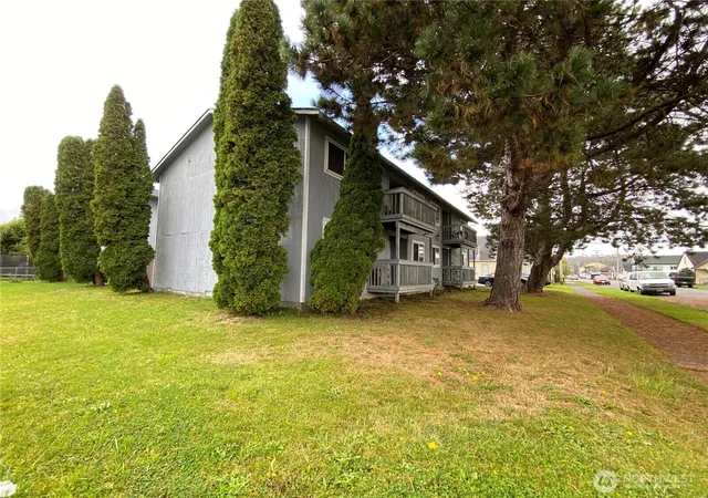 Photo 4 of Sale Pending at 900 W 906 Heron St, Aberdeen, WA 98520 | MLS# NWM2339337 | Listing updated on 2026-09-25