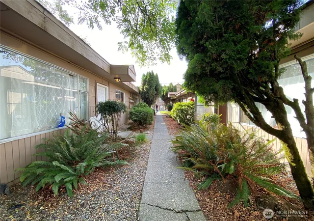 Photo 3 of Sale Pending at 3532 Mary Elder Rd Ne, Olympia, WA 98506 | MLS# NWM2339340 | Listing updated on 2026-09-25