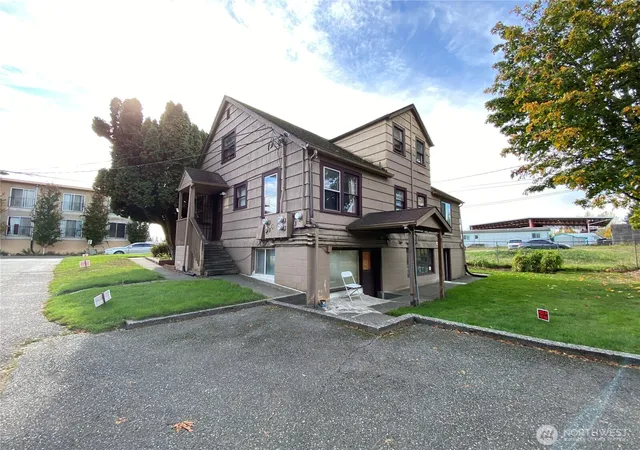 Photo 3 of Sale Pending at 3532 Mary Elder Rd NE, Olympia, WA 98506 | MLS# NWM2339340 | Listing updated on 2026-09-25