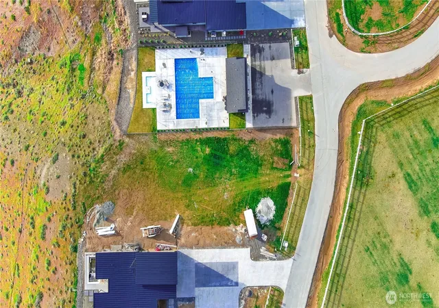 Photo 3 of Sale Pending at 9725 Ridgeview Dr NW, Quincy, WA 98848 | MLS# NWM2339376 | Listing updated on 2026-09-25