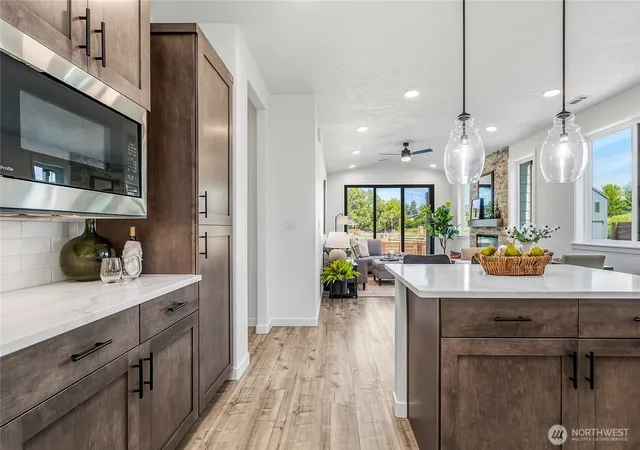 Photo 3 of Single family home for sale at 1021 Se Garrison Village Way, College Place, WA 99324 | MLS# NWM2343950 | Listing updated on 2026-09-30