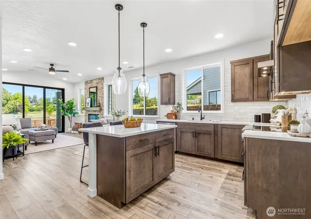 Photo 3 of Single family home for sale at 1021 SE Garrison Village Way, College Place, WA 99324 | MLS# NWM2343950 | Listing updated on 2026-09-30