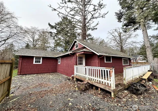 Photo 1 of Sale Pending at 2514 Willows Rd, Seaview, WA 98644 | MLS# NWM2344737 | Listing updated on 2026-06-25