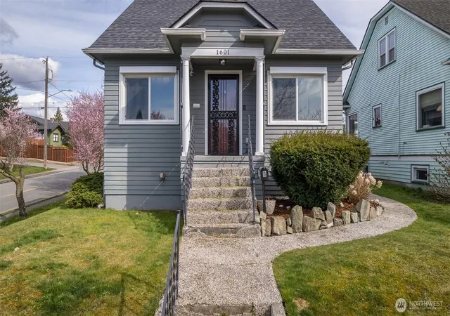 Photo 1 of Sale Pending at 1601 Virginia Ave, Everett, WA 98201 | MLS# NWM2348004 | Listing updated on 2026-05-16