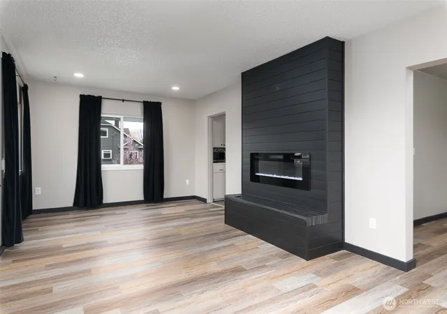 Photo 3 of Sale Pending at 1601 Virginia Ave, Everett, WA 98201 | MLS# NWM2348004 | Listing updated on 2026-05-16