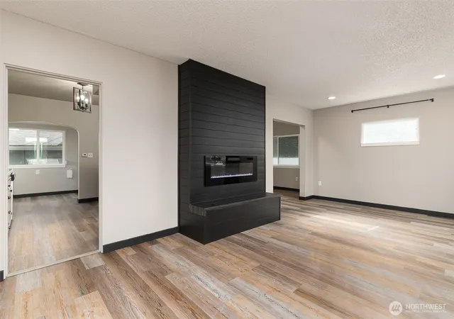 Photo 4 of Sale Pending at 1601 Virginia Ave, Everett, WA 98201 | MLS# NWM2348004 | Listing updated on 2026-05-16