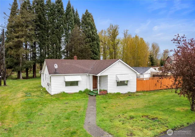 Photo 3 of Sale Pending at 3829 60th Avenue E, Fife, WA 98424 | MLS# NWM2355933 | Listing updated on 2026-09-25