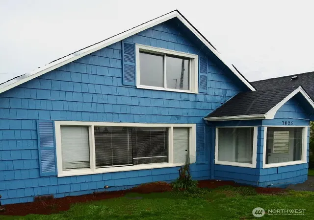 Photo 2 of Sale Pending at 3025 Simpson Ave, Hoquiam, WA 98550 | MLS# NWM2356247 | Listing updated on 2026-09-25
