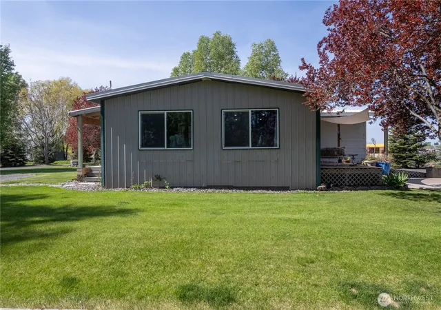Photo 3 of Manufactured home for sale at 3095 Rd E5 Ne, Moses Lake, WA 98837 | MLS# NWM2366218 | Listing updated on 2026-09-24