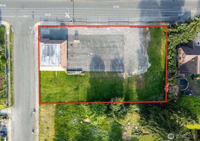 Photo 4 of Sale Pending at 7002 S Park Ave, Tacoma, WA 98408 | MLS# NWM2369864 | Listing updated on 2026-06-16