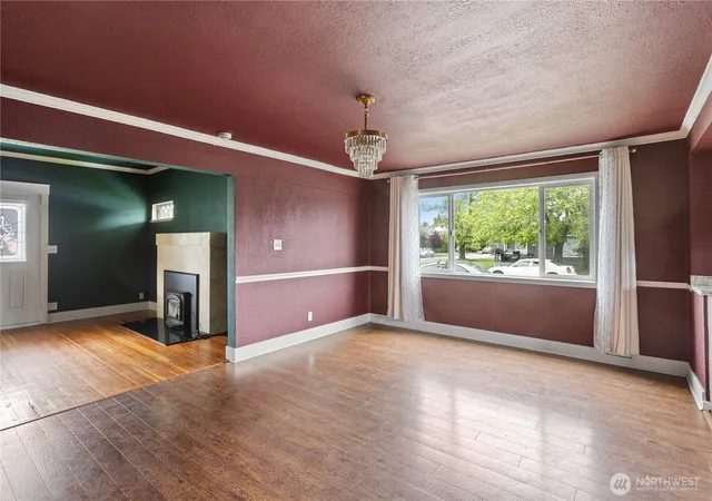 Photo 3 of Sale Pending at 832 N Pearl St, Centralia, WA 98531 | MLS# NWM2375515 | Listing updated on 2026-06-22