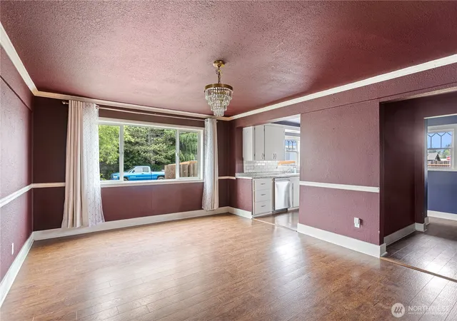 Photo 3 of Sale Pending at 832 N Pearl St, Centralia, WA 98531 | MLS# NWM2375515 | Listing updated on 2026-06-22