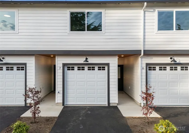 Photo 3 of Condo for sale at 669 W Hendrickson #7, Sequim, WA 98382 | MLS# NWM2376077 | Listing updated on 2026-09-23
