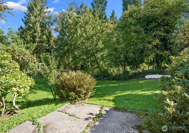 Photo 4 of Sale Pending at 2704 NE 92nd Street, Seattle, WA 98115 | MLS# NWM2380338 | Listing updated on 2026-09-25