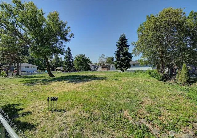 Photo 3 of Sale Pending at 64 Xx 32nd Ave S, Seattle, WA 98118 | MLS# NWM2387674 | Listing updated on 2026-09-25