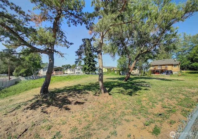Photo 4 of Sale Pending at 64 Xx 32nd Ave S, Seattle, WA 98118 | MLS# NWM2387674 | Listing updated on 2026-09-25